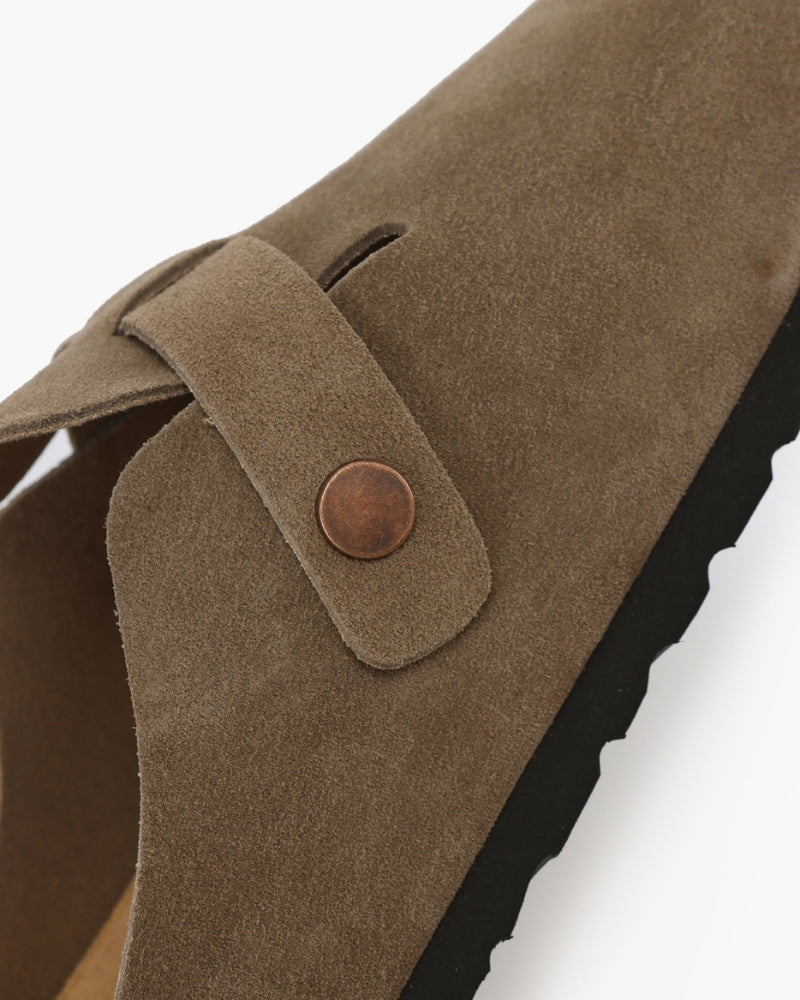 Clogs aus Wildleder
