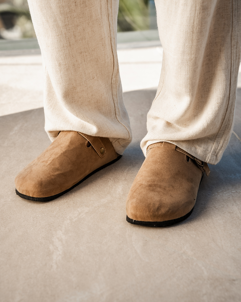 Clogs aus Wildleder